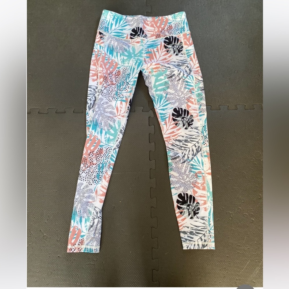 Curves and Combat Boots leggings, M